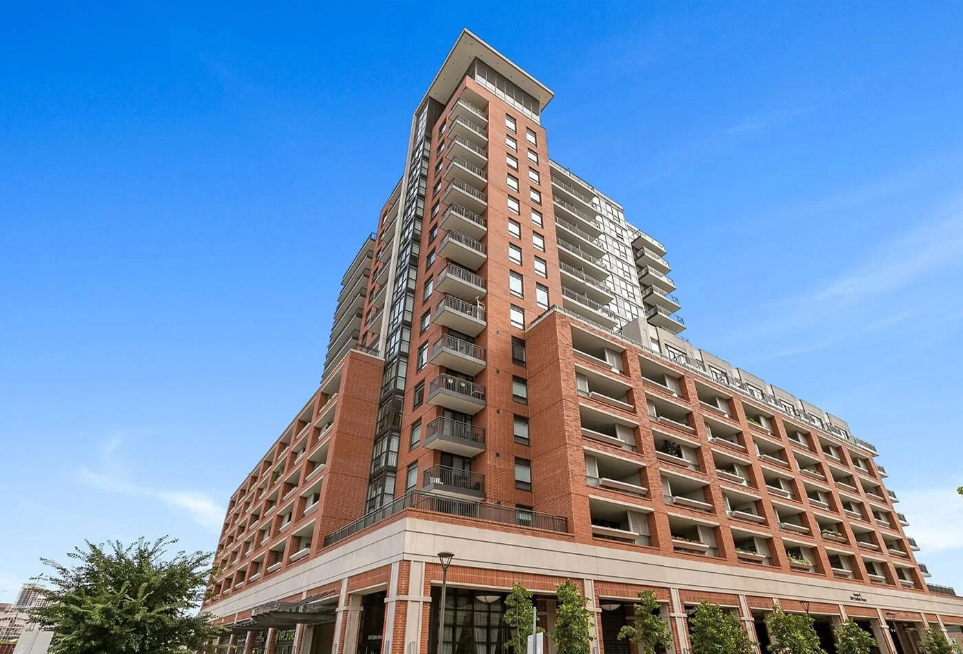Condominium 